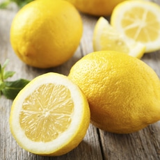 limones tostadas con aguacate desayuno saludable