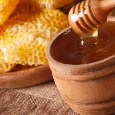 delicioso smoothie saludable con miel